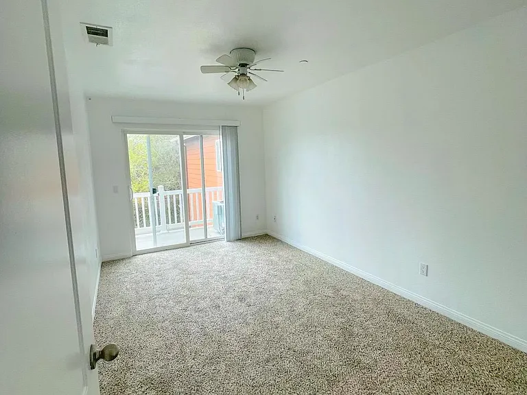 1922 Kelly Ave #2 — Photo 19
