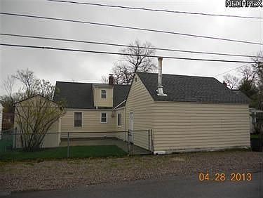 3rd image of 194 Lakewood Dr