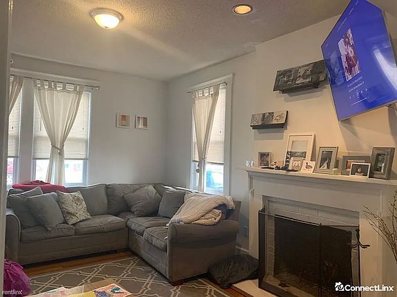 4th image of 234 W Elm St