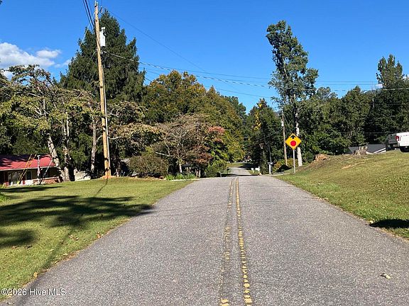 4th image of 125 Pine Grove Drive