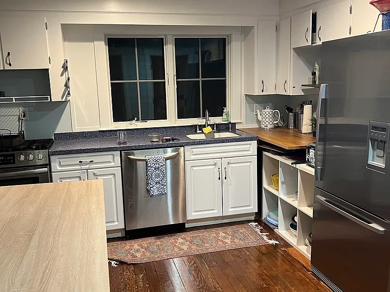 527 Ocean St — Photo 5