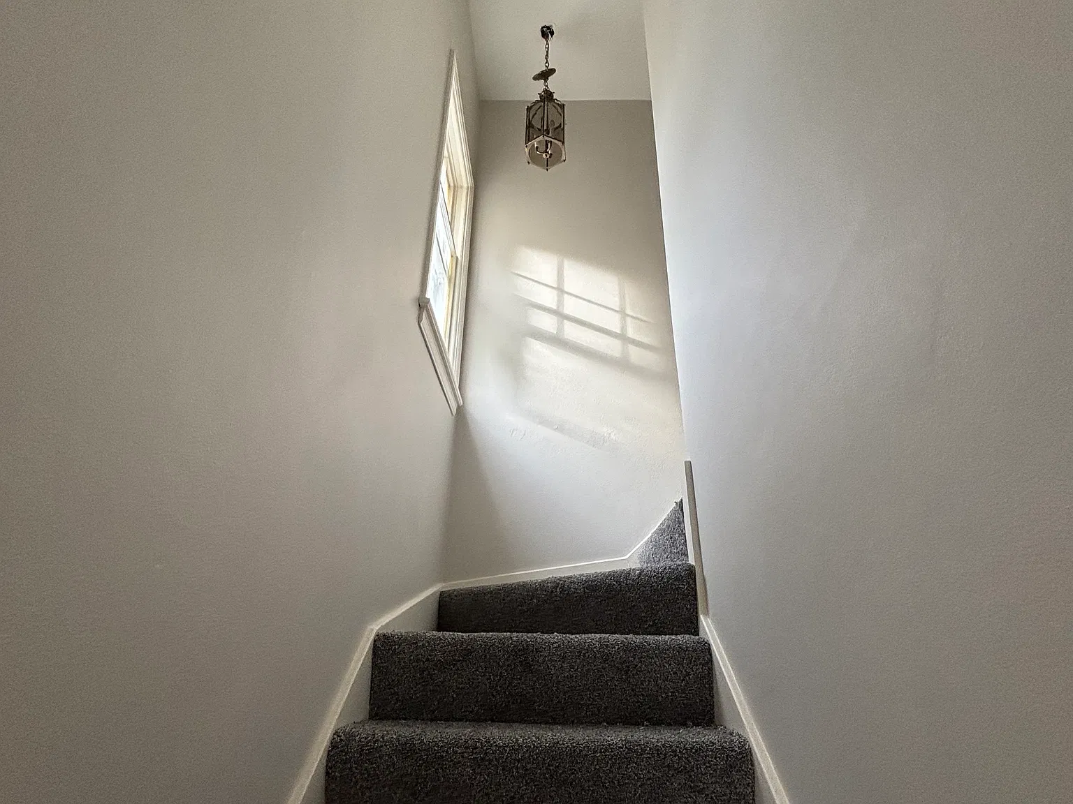 3 bed, 1152 sqft, $1,600 — Photo 3