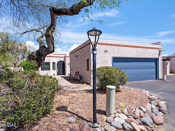 2nd image of 2863 E Weymouth Cir
