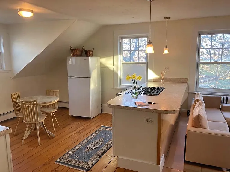 28 1/2 Grove St #3 — Photo 1