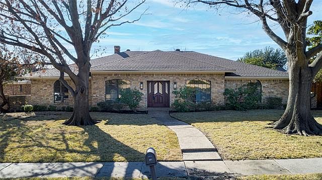 1st image of 3016 Laguna Dr