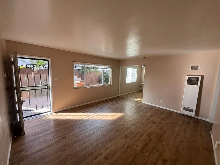 4352 Texas St — Photo 4
