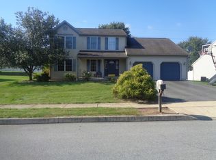 3412 Mohegan Dr, Sinking Spring, PA 19608