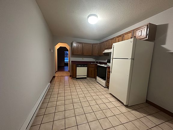 3rd image of 41 Dunbar St #13A