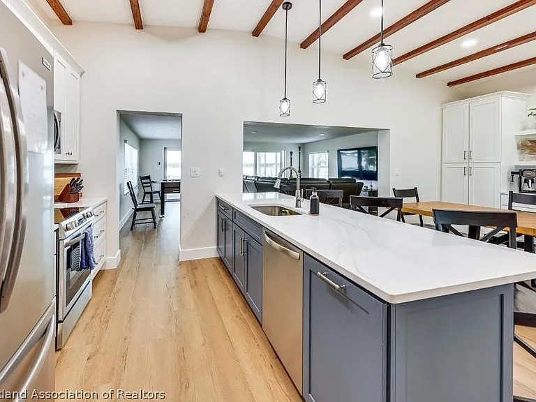 1216 Lake Clay Dr — Photo 6