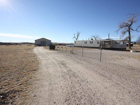 Nice long entrance to the property