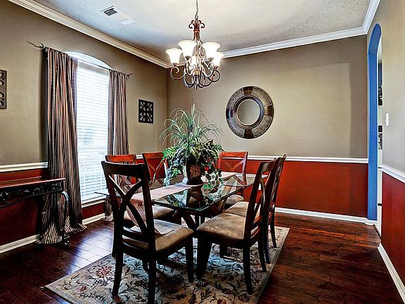 2nd image of 31927 Wildwood Park Ln