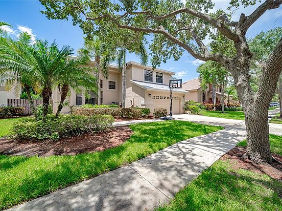 3rd image of 10420 NW 12th Pl