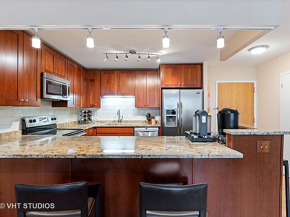 3rd image of 211 E Ohio St APT 1821