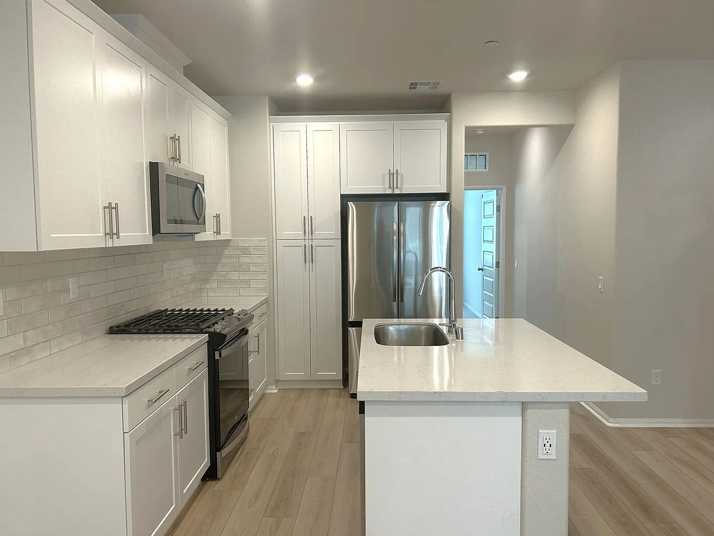 1696 Cayton Loop West Covina 91790 (3 Bed / 3 Bath) — Photo 3