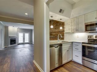 137 W End Pl, Nashville, TN 37205