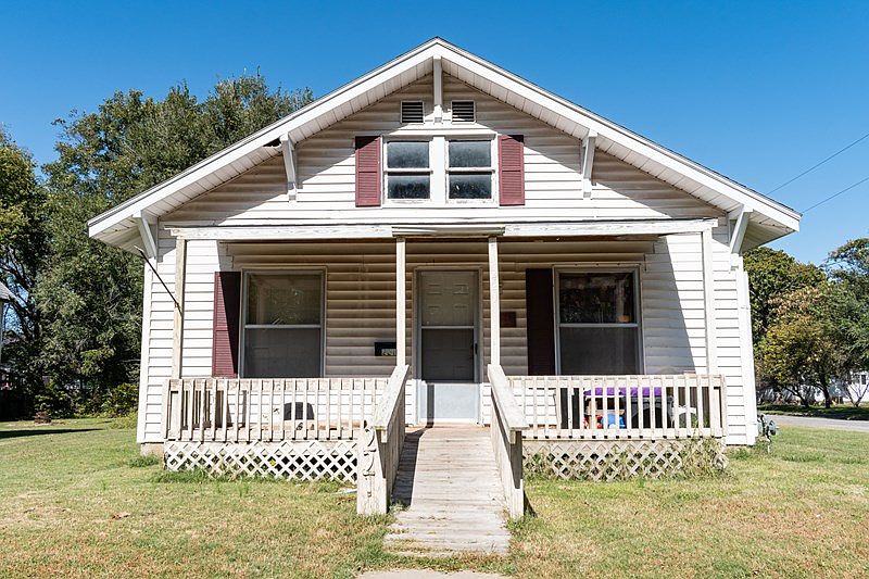 1st image of 221 E Allison St