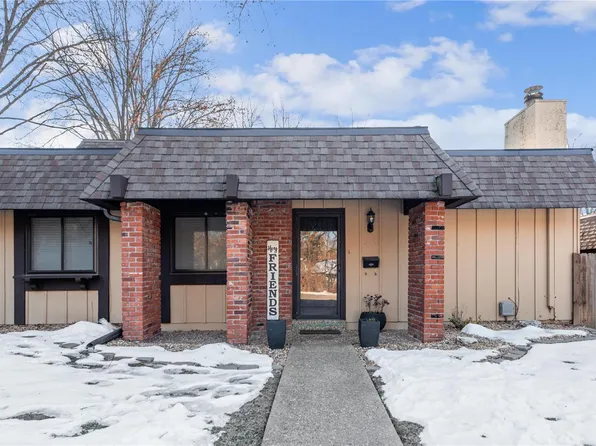 1339 Hampton Rd #E, Saint Charles, MO 63303