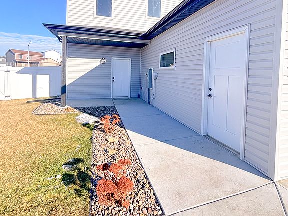 4th image of 6933 Butler Loop