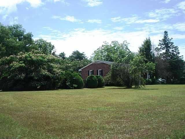 2nd image of 150 Camp Oak Cir