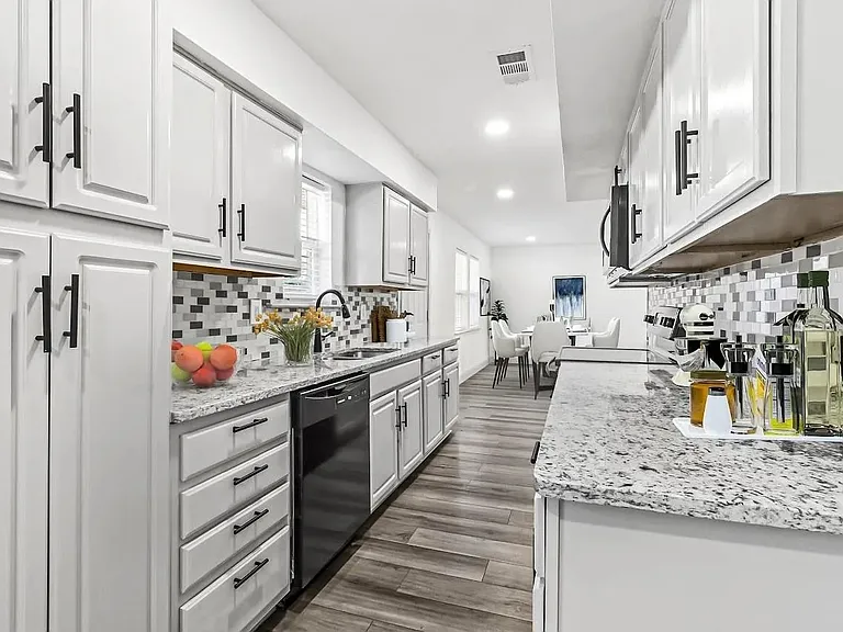 502 Melrose Dr — Photo 21
