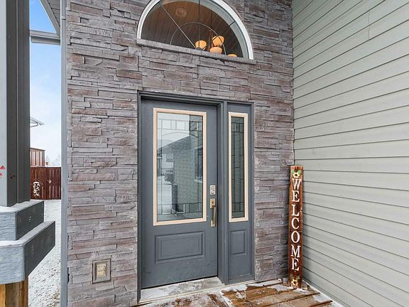 2nd image of 3 Willow Ln