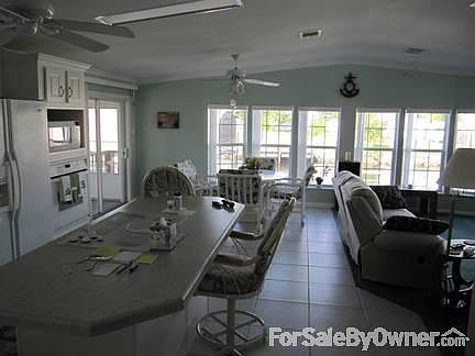 5th image of 710 Deauville Dr