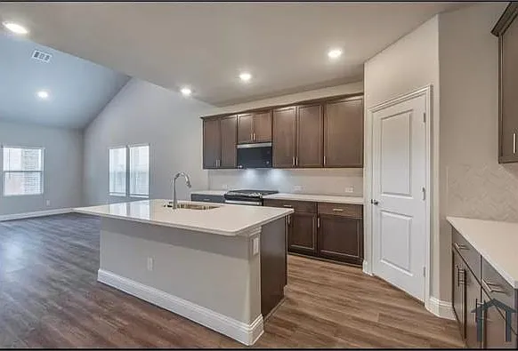 404 Dempsey Dr — Photo 8