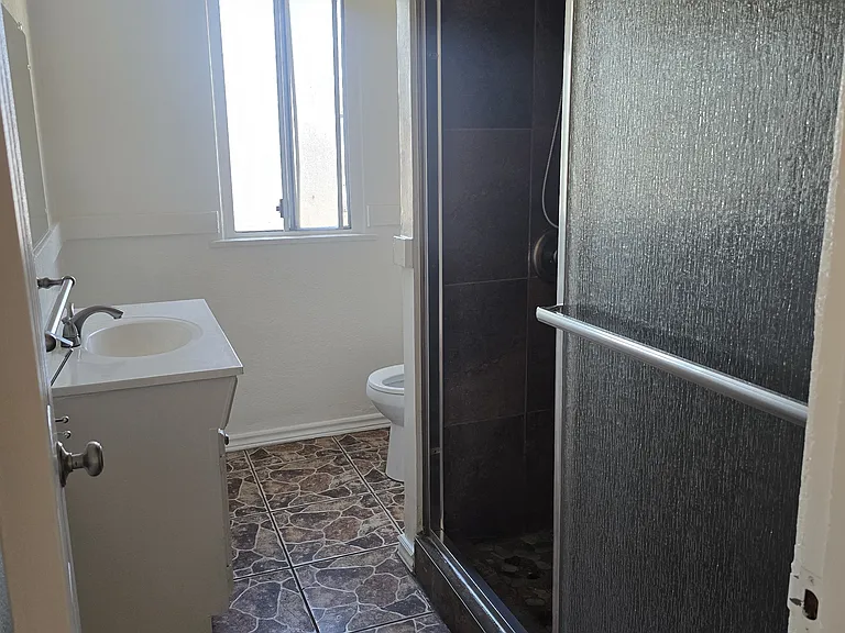 333 W Manchester Blvd #1/2 — Photo 16