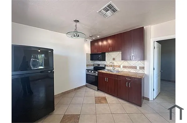 Building Photo - 105 S Hardy Dr #2