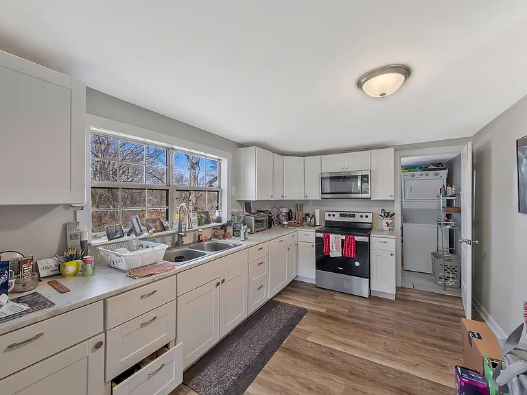 1214 School St — Photo 11