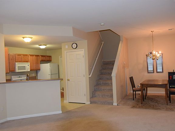 5th image of 3012 Cloverly Ln #3012