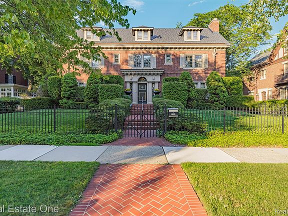 2nd image of 1764 Seminole St