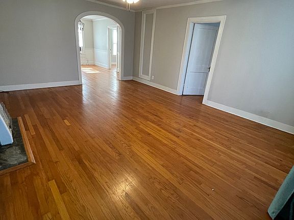 3rd image of 705 Ockley Dr APT 1