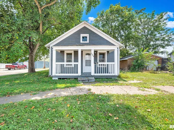 208 Fayette St, Pekin, IL 61554