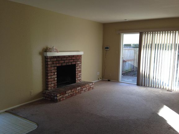 4th image of 1327 Kingfisher Way