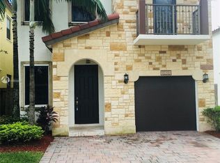 10310 NW 70th Ter, Doral, FL 33178