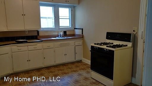 2nd image of 2612 N Buffum St APT 2