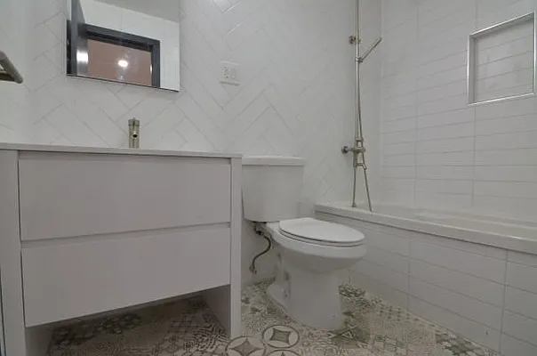 Rented by David Hirsch, LREB | media 30