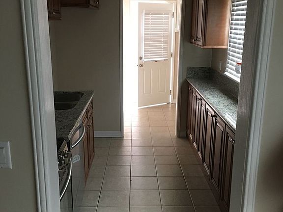 4th image of 1624 E Washington Blvd APT B