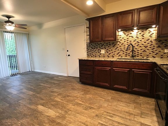 4th image of 5520 E Lake Dr APT A