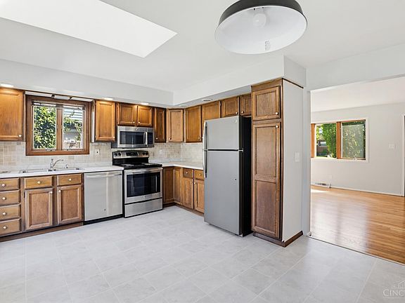 5th image of 1531 Montegor Dr