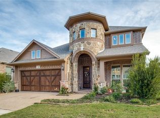 900 Gateway Ct, Euless, TX 76039
