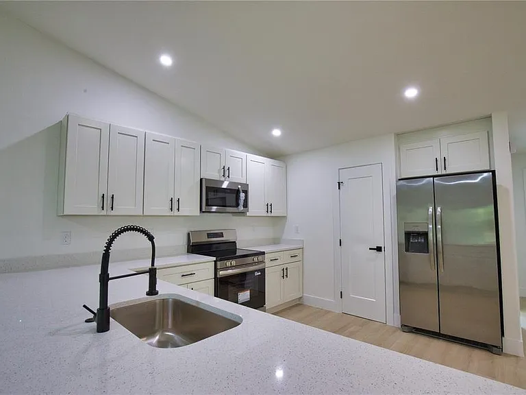 17147 Carleen Ave — Photo 14