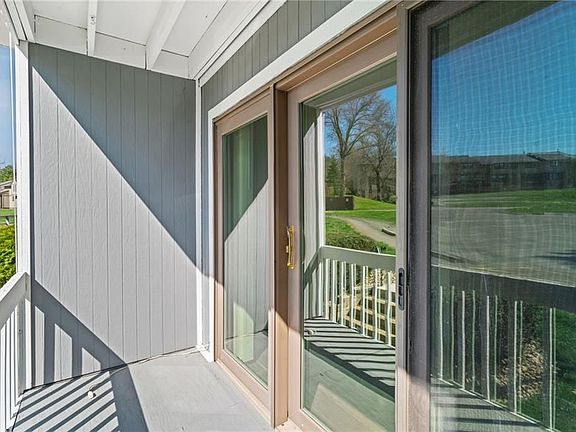 5th image of 323 Ridge Point Cir APT 24