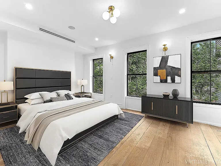 68 Linden St #2 — Photo 4