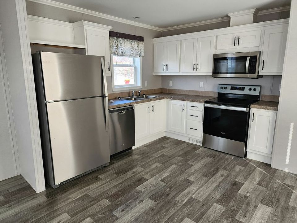 1st image of 22 Greenwood Ln