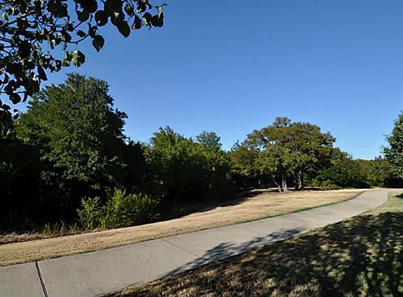 2nd image of 805 Sparks Ct