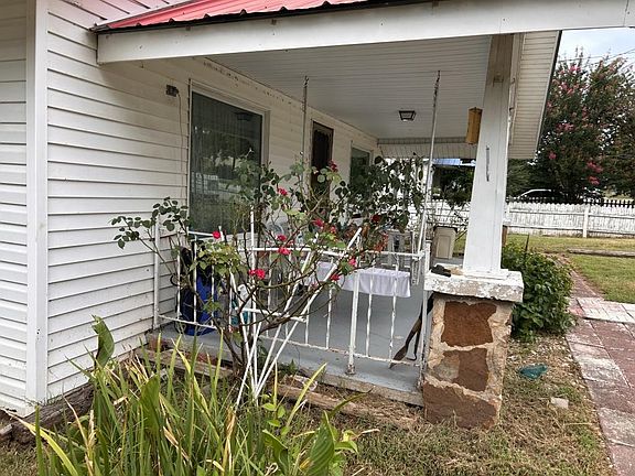 3rd image of 407 S Peabody Ave