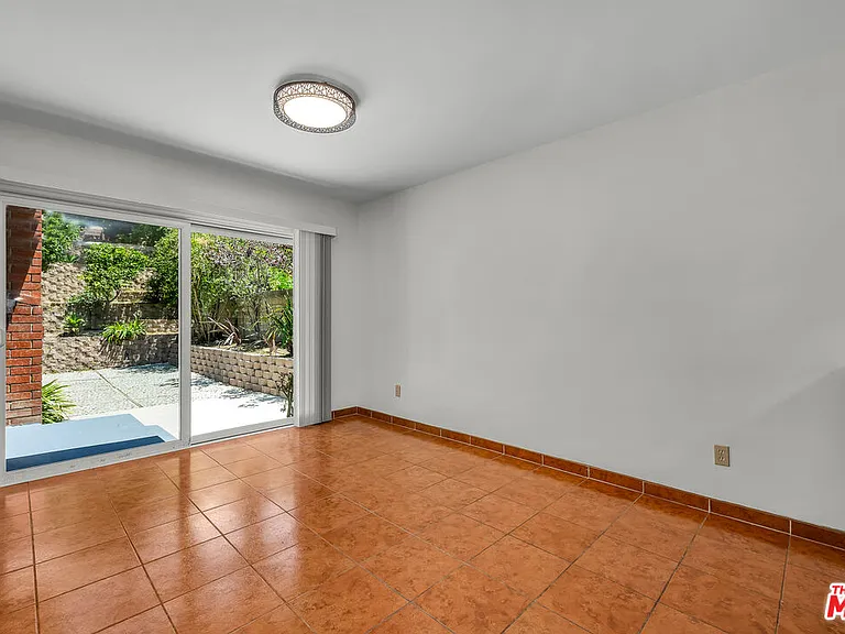 4076 Tropico Way — Photo 35
