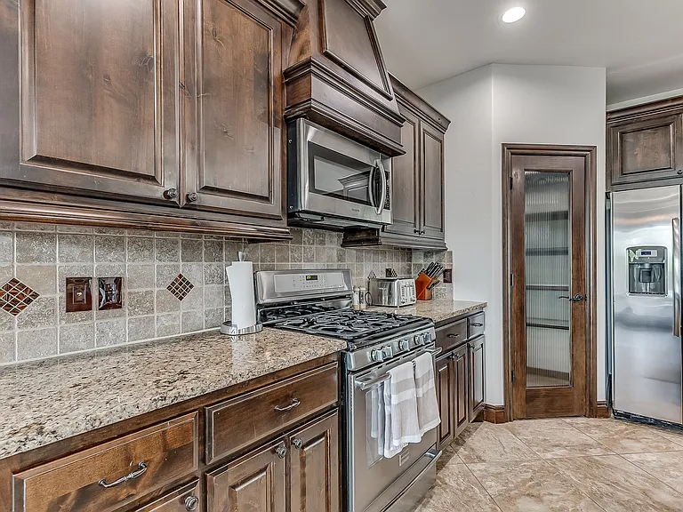 11804 Volterra Way — Photo 8